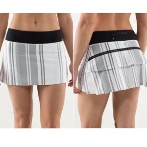 LULULEMON Run: Pace Setter Skirt in Groovy Stripe Nimbus / Black 12 Regular